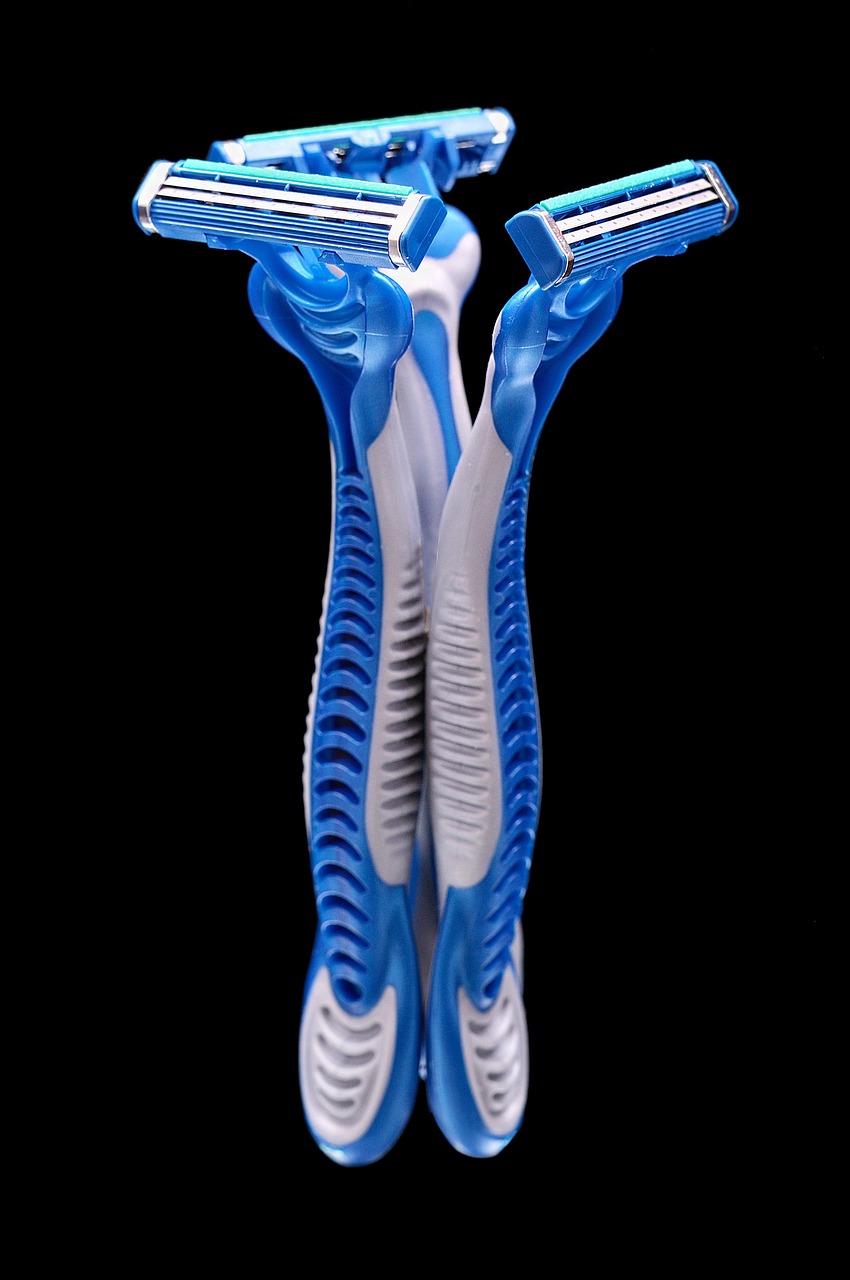 カミソリで負けしない剃り方のポイントは？